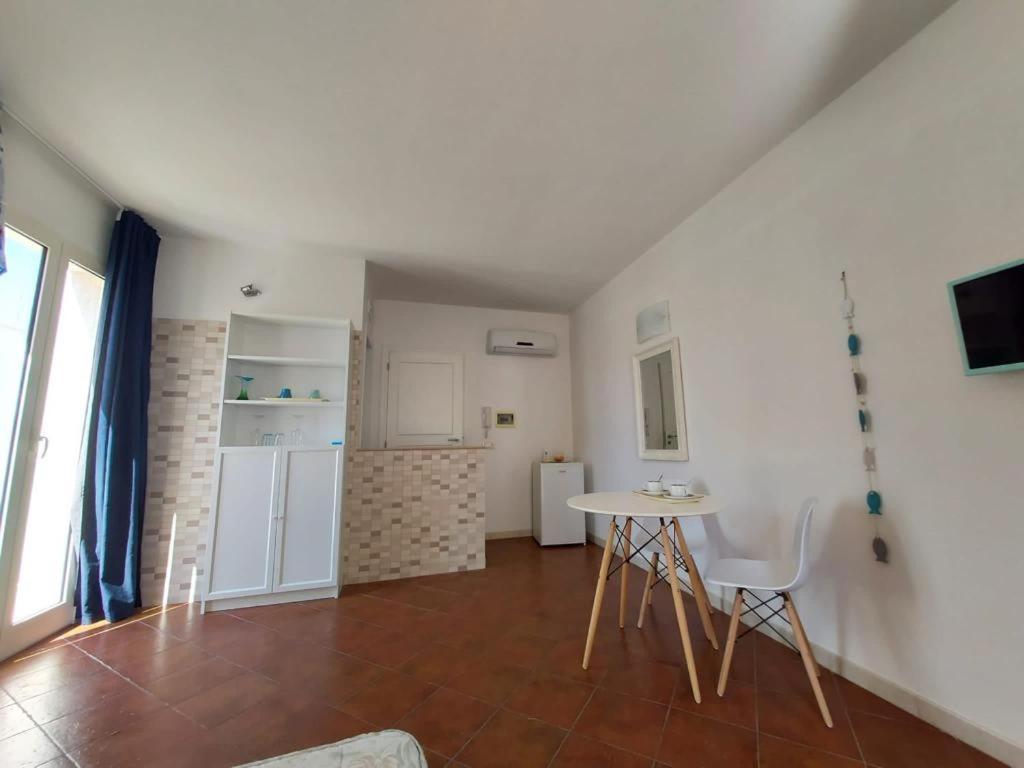 Dimora Trinity - Central Rooms Полиньяно-а-Маре Экстерьер фото